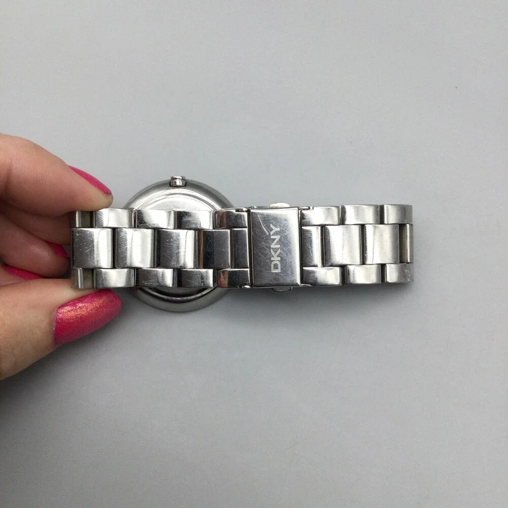 DKNY Womens Watch 36mm White Dial Silver Tone Stainless NY-4815 New Battery 6.5